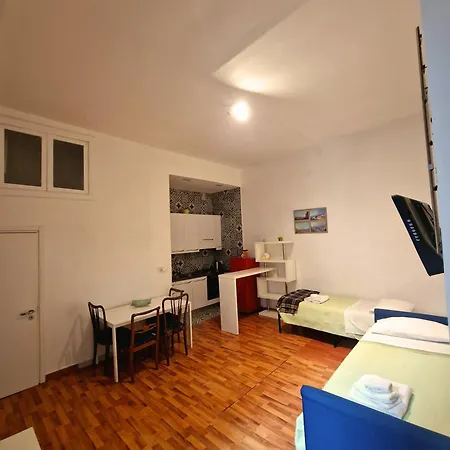 Apartamento Il Sole Di Montesanto Sleep Welly Nápoles